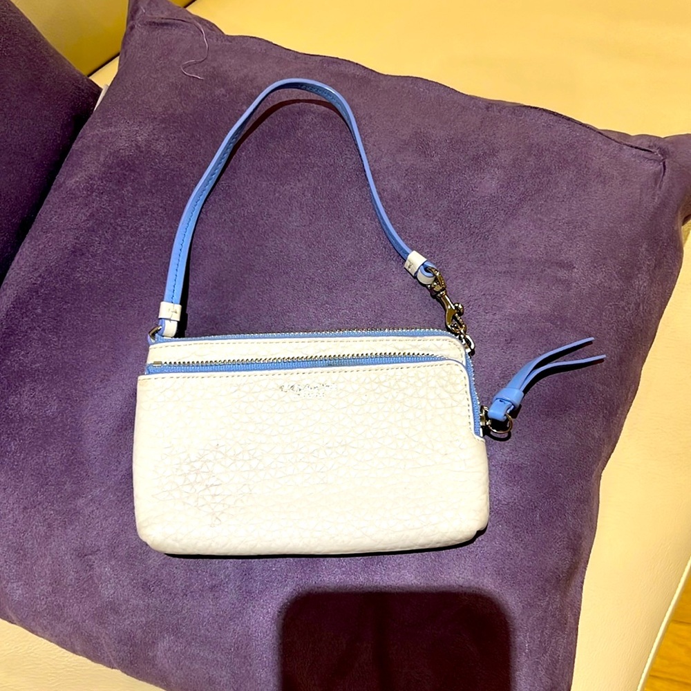 Coach RARE Pebbled Leather Double Zip Wristlet Wallet White & Blue